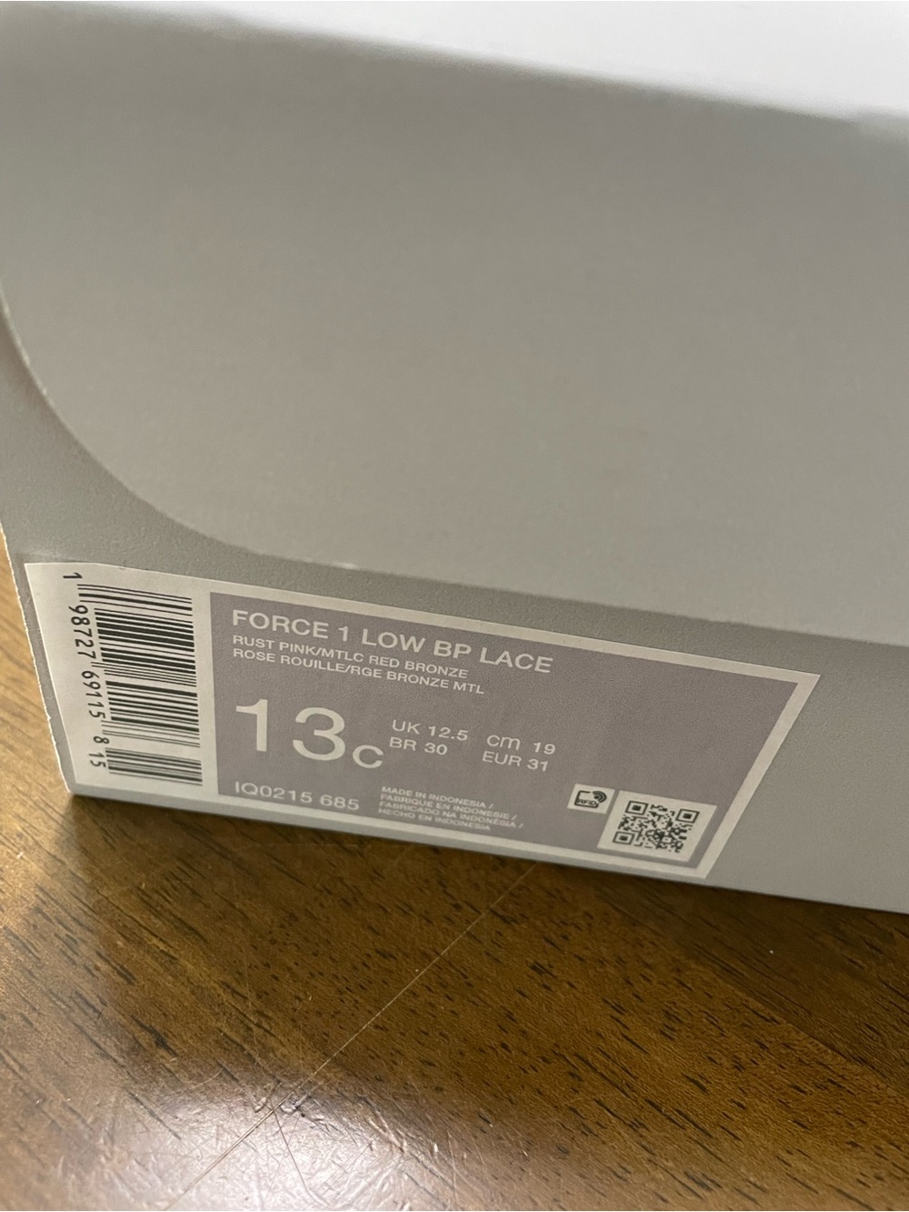Nike Low-Top Sneakers Pink, White & Gold Swoosh - Picture 5 of 5